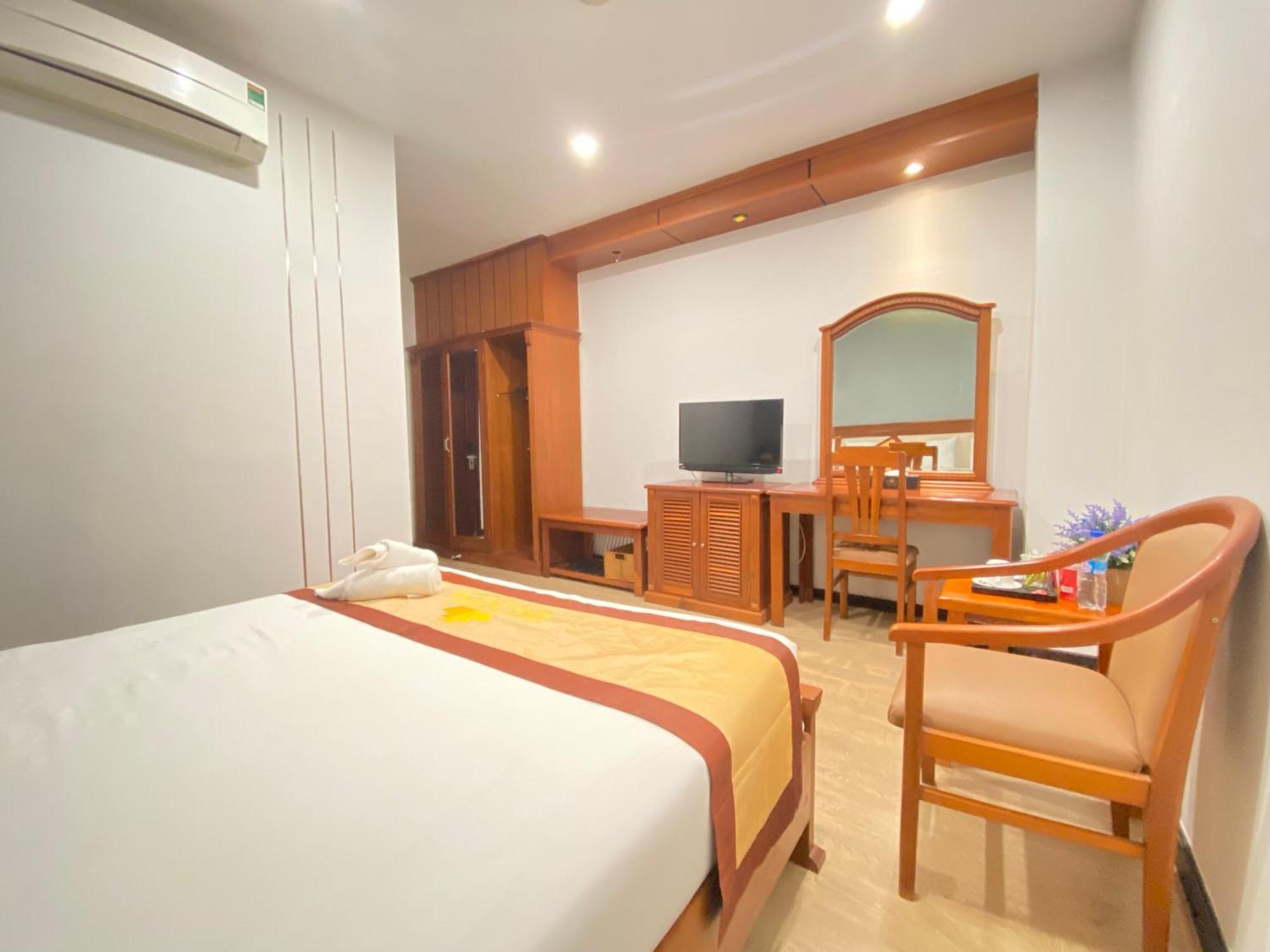 Cali Hotel Quy Nhon Esterno foto